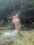 Kelly Brook shows off her incredible curves in a floral bikini 8 iamkb 1785952686 3957180016373296023 5762661