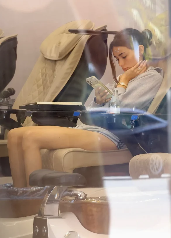 madison-beer-in-grey-street-style-in-los-angeles-july-2026-7 madison beer in grey street style in los angeles july 2026 7